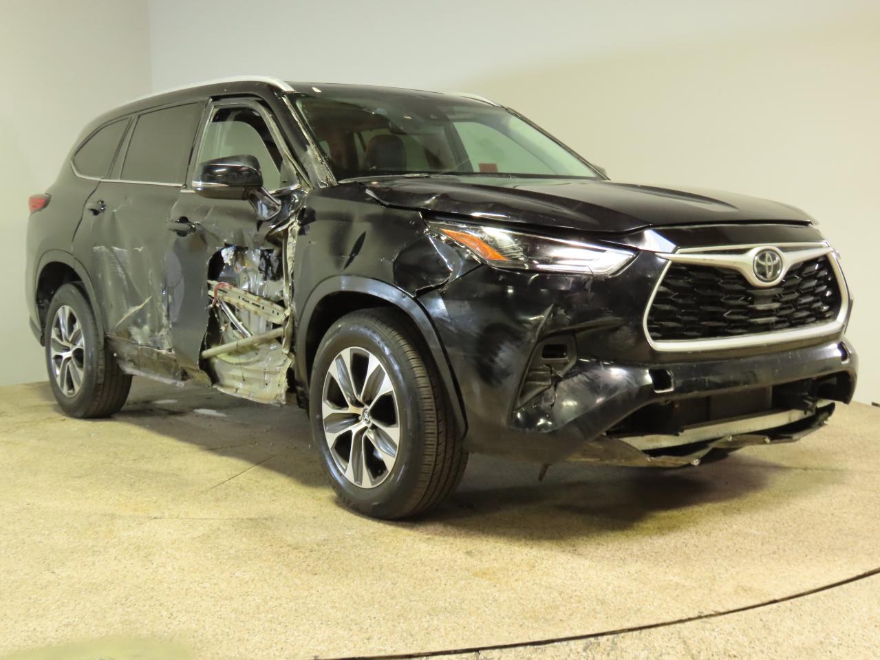 TOYOTA HIGHLANDER 2022