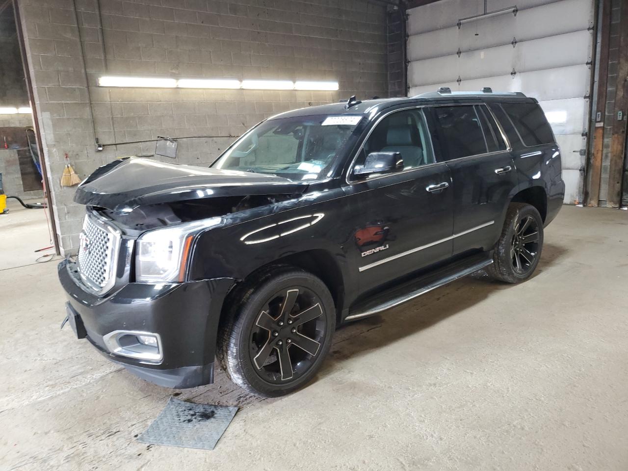 GMC YUKON DENA 2017