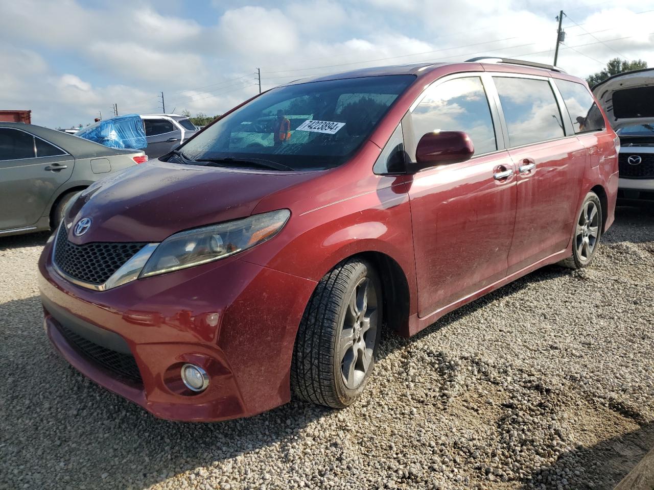 TOYOTA SIENNA SPO 2015