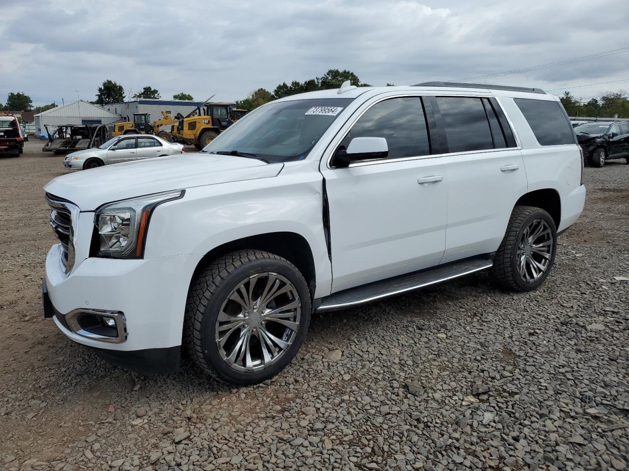 GMC YUKON SLE 2017