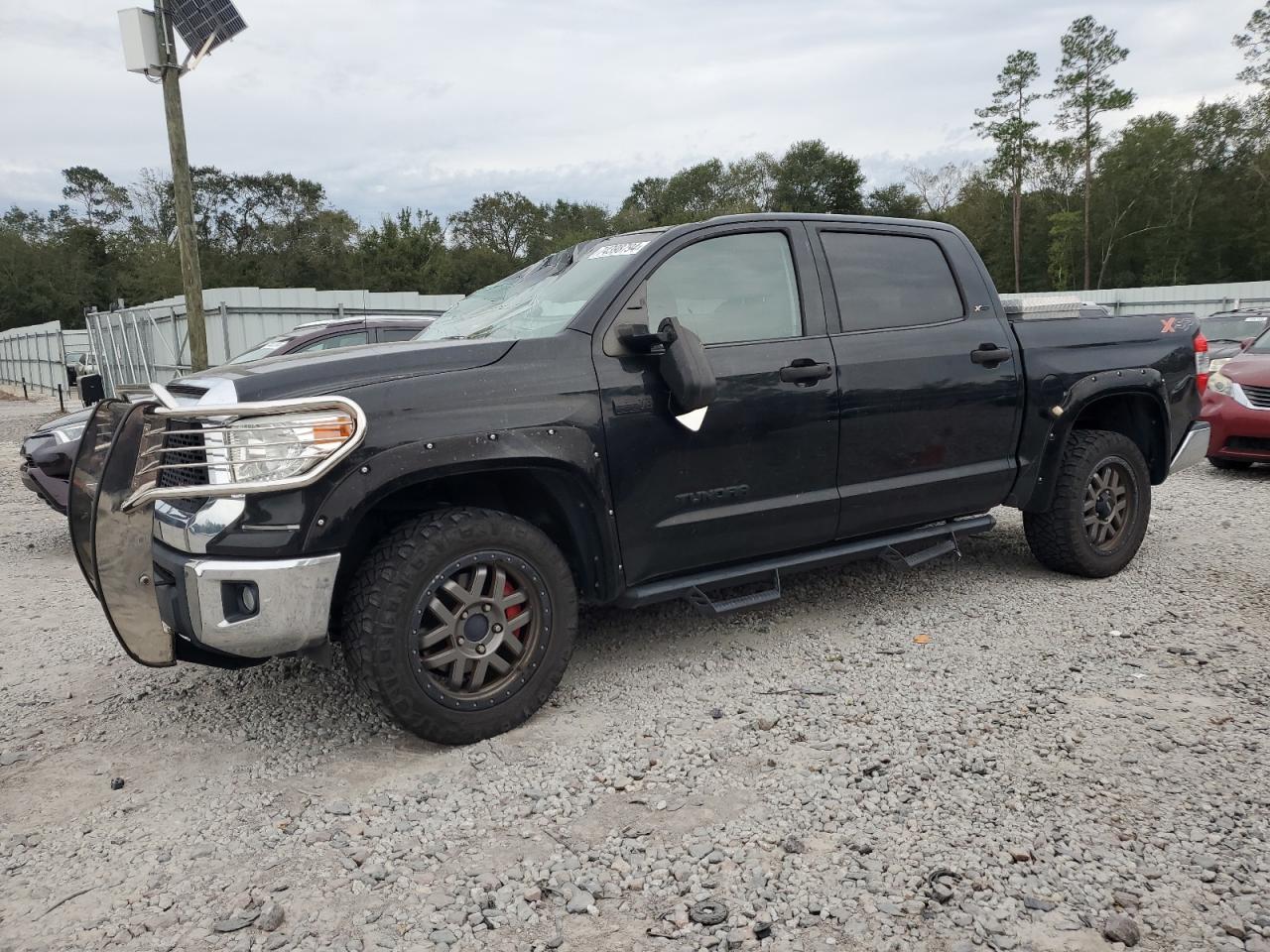 TOYOTA TUNDRA CRE 2017