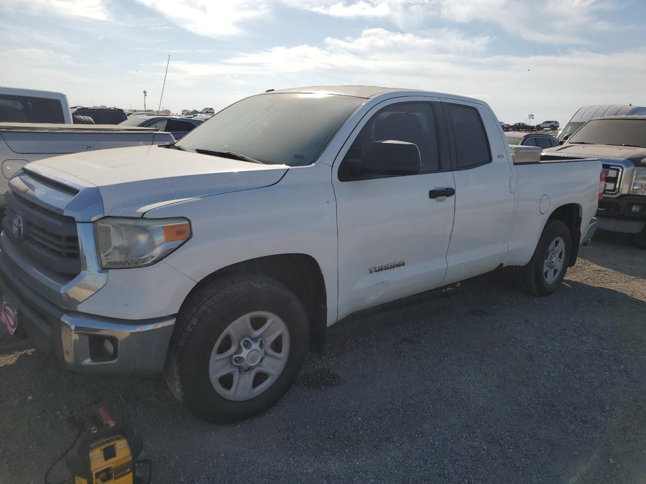 TOYOTA TUNDRA DOU 2015