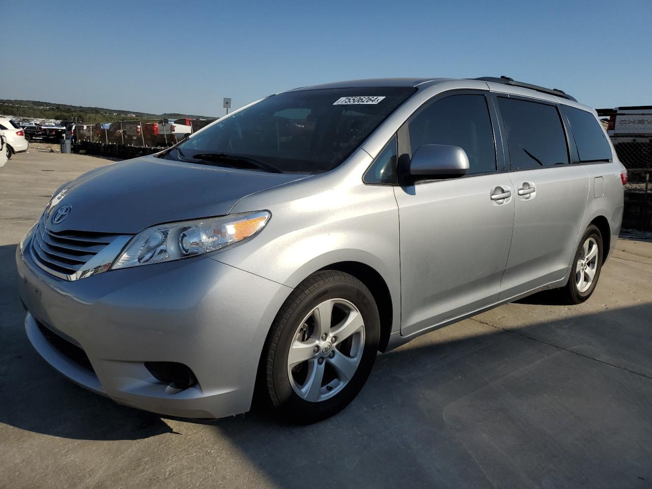 TOYOTA SIENNA LE 2016