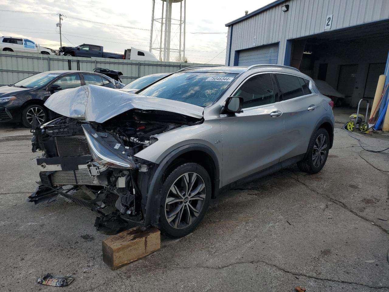 INFINITI QX30 BASE 2017