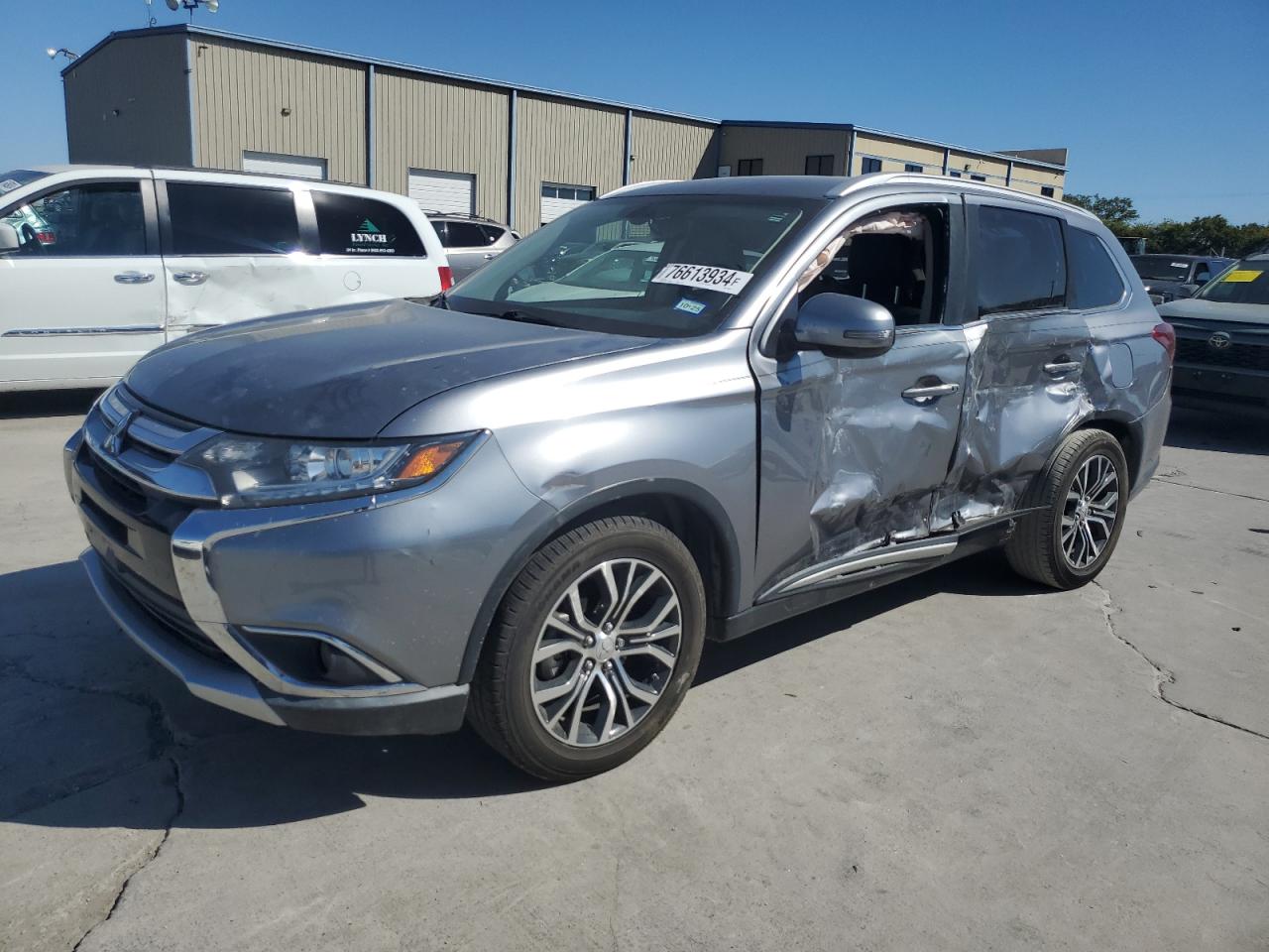 MITSUBISHI OUTLANDER 2017