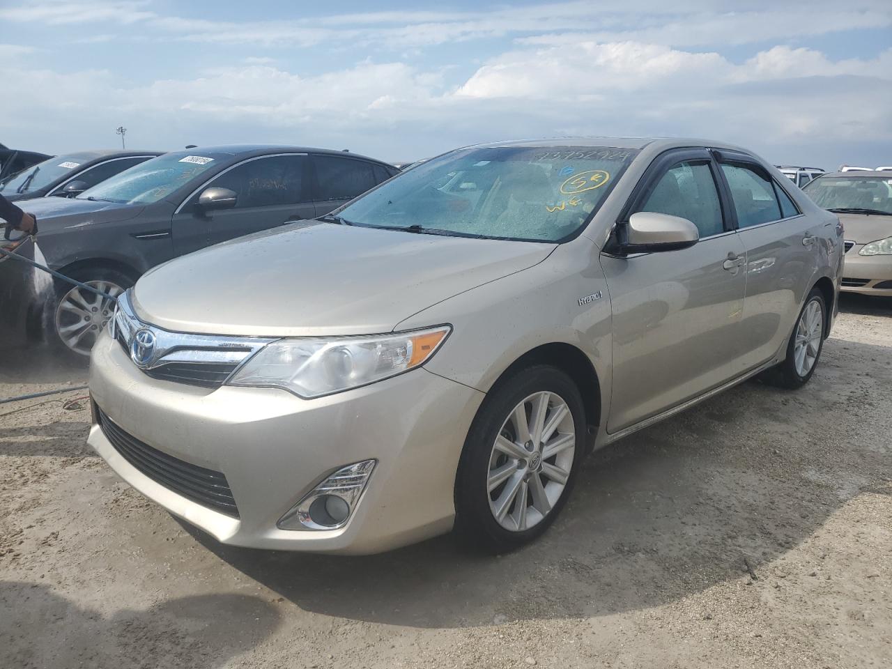 TOYOTA CAMRY HYBR 2013
