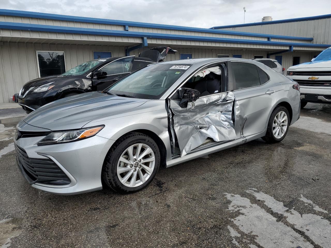 TOYOTA CAMRY LE 2021