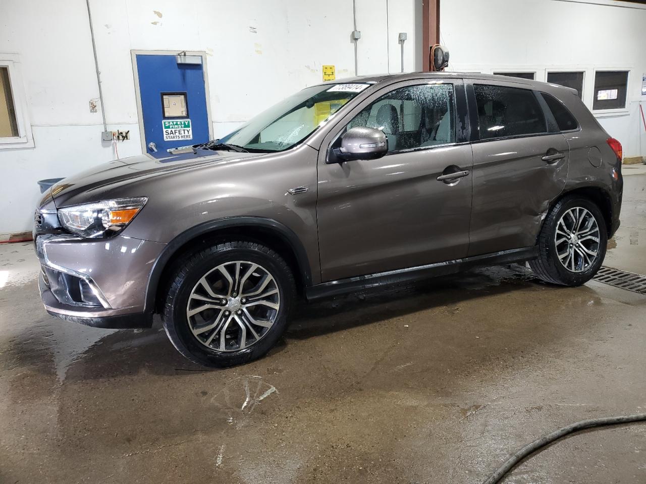 MITSUBISHI OUTLANDER 2017