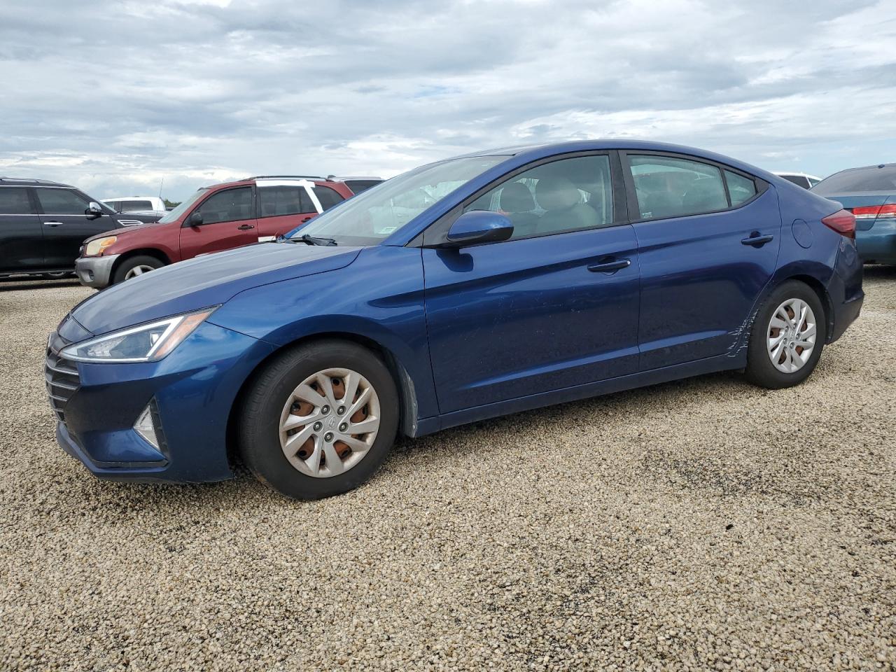 HYUNDAI ELANTRA SE 2019