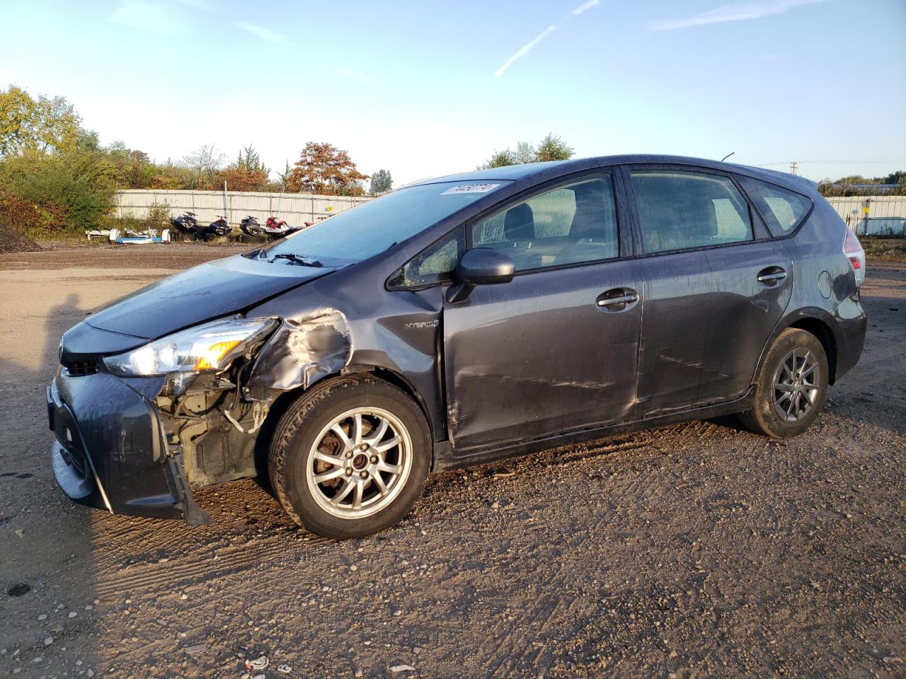 TOYOTA PRIUS V 2017
