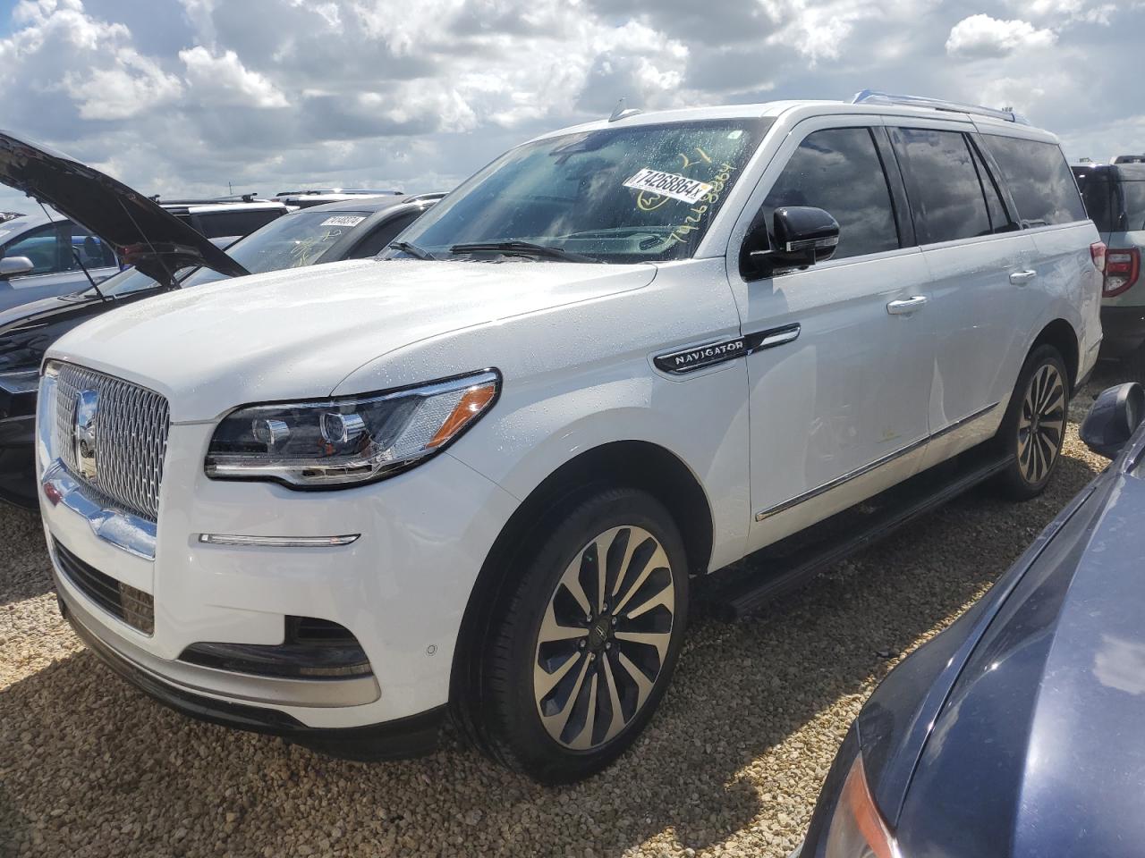 LINCOLN NAVIGATOR 2022