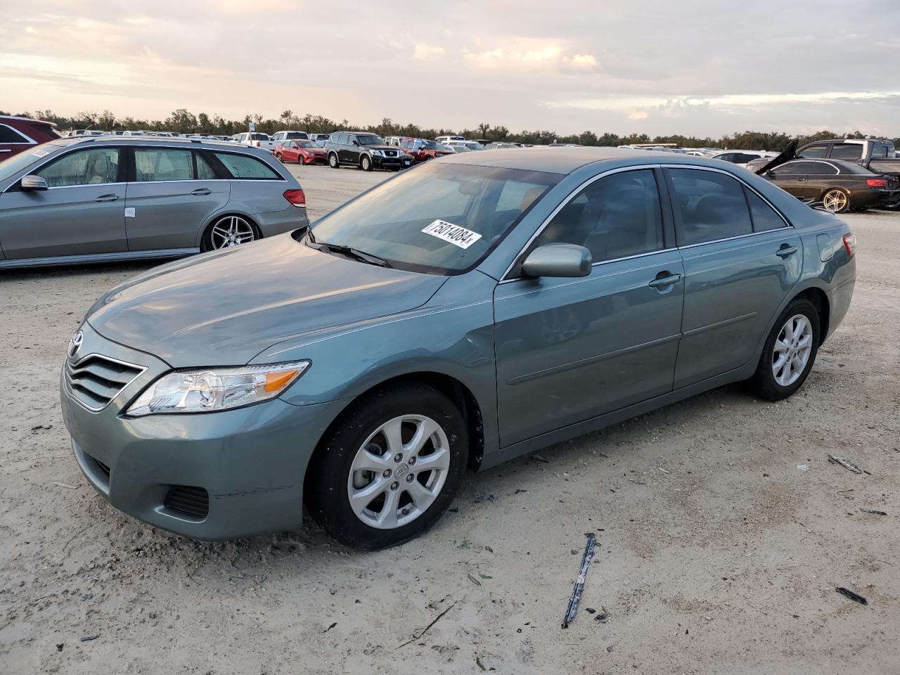 TOYOTA CAMRY BASE 2011