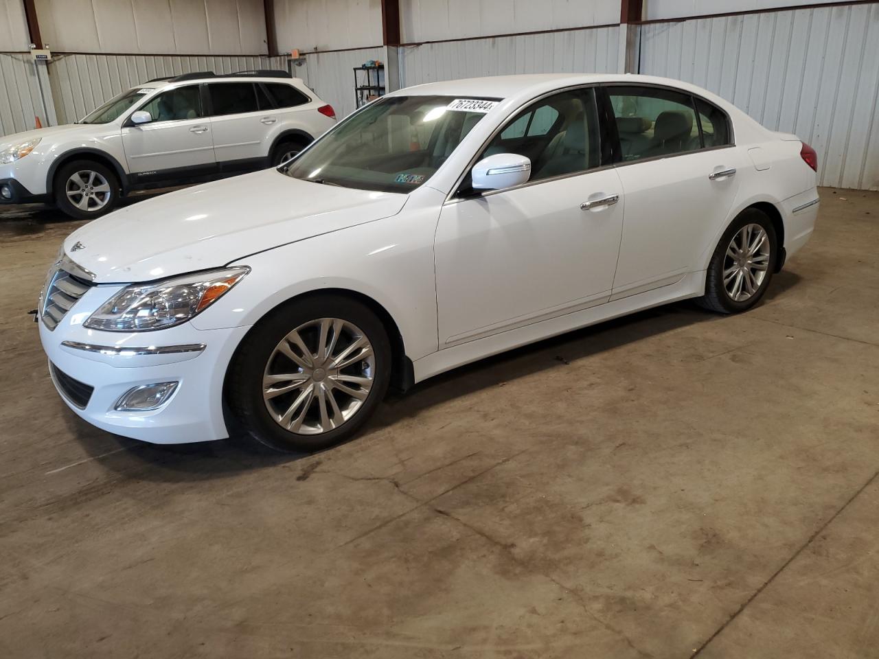 HYUNDAI GENESIS 3. 2014