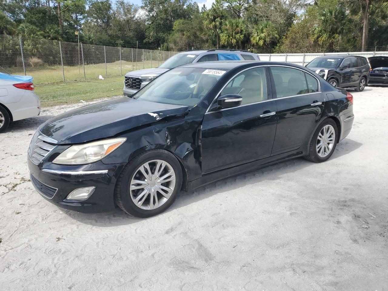 HYUNDAI GENESIS 3. 2012