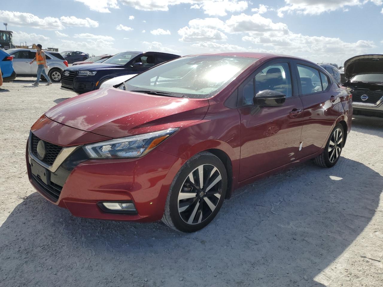 NISSAN VERSA SR 2021