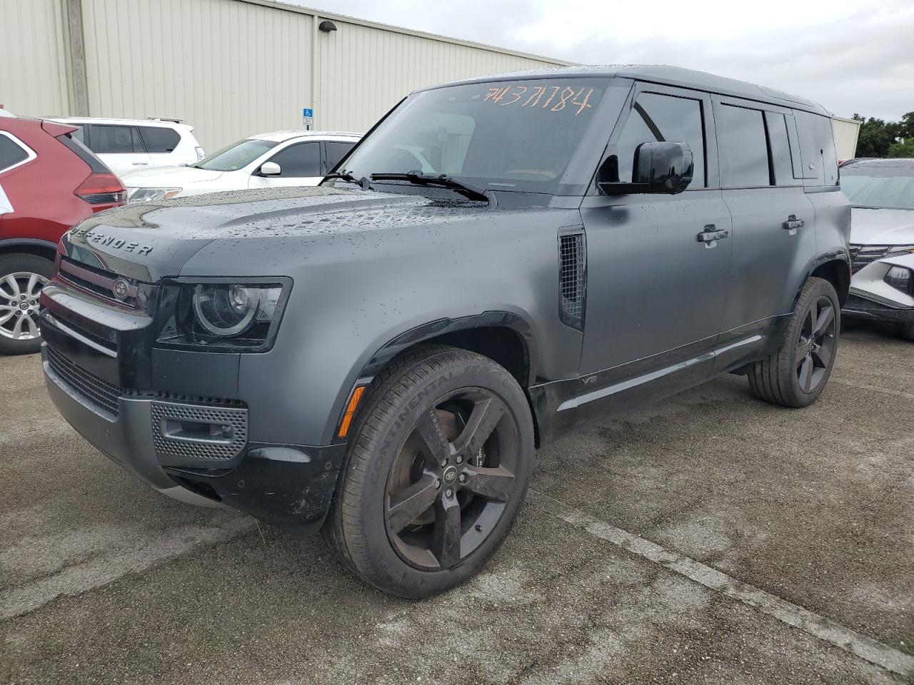 LAND ROVER DEFENDER 1 2024