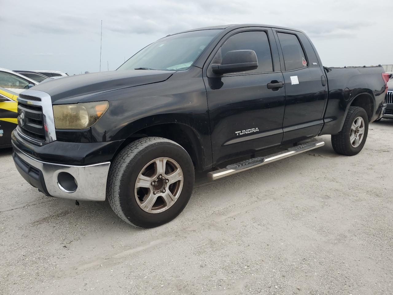 TOYOTA TUNDRA DOU 2011