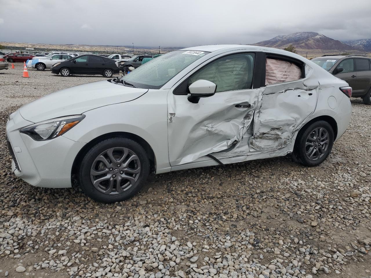 TOYOTA YARIS L 2019