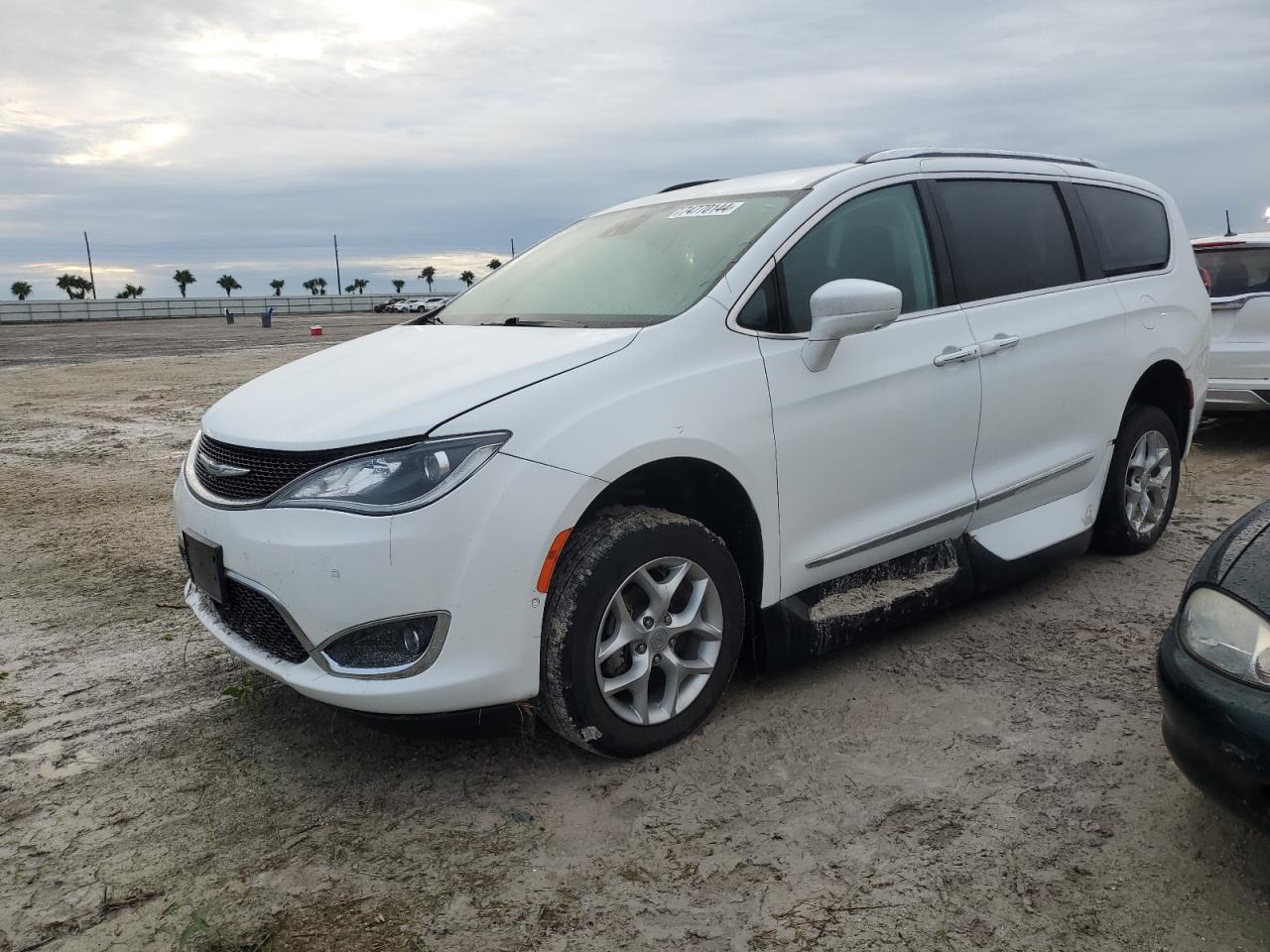 CHRYSLER PACIFICA T 2018