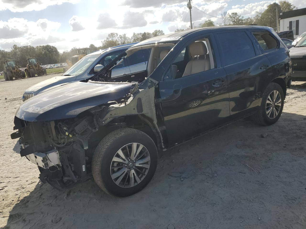 NISSAN PATHFINDER 2017