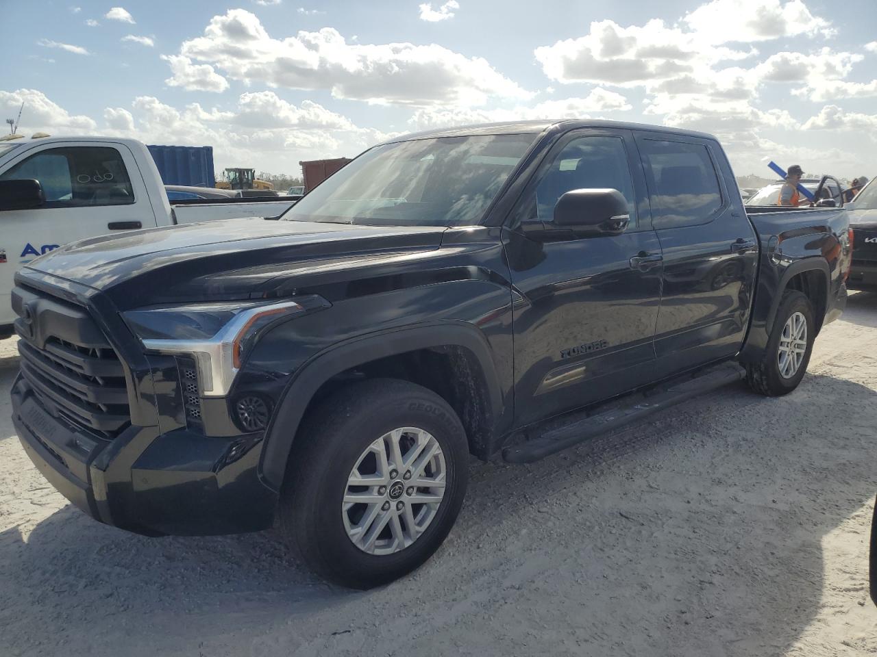 TOYOTA TUNDRA CRE 2023