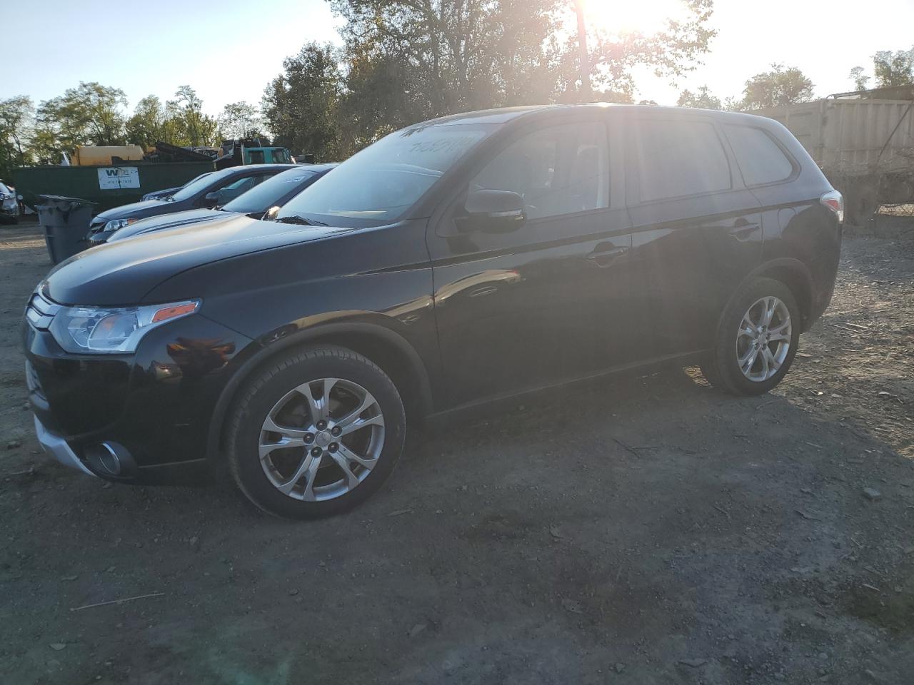 MITSUBISHI OUTLANDER 2015
