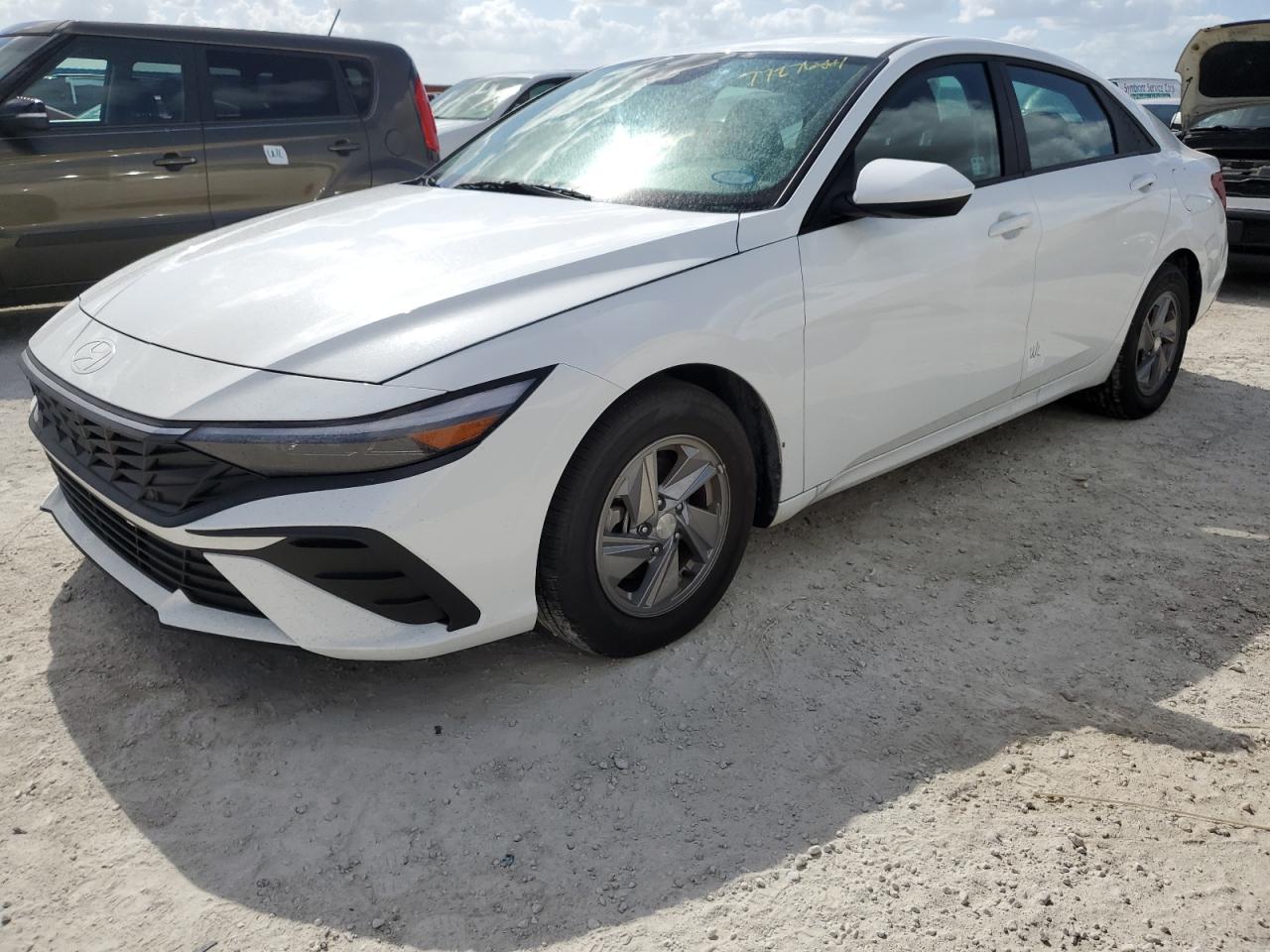 HYUNDAI ELANTRA SE 2024