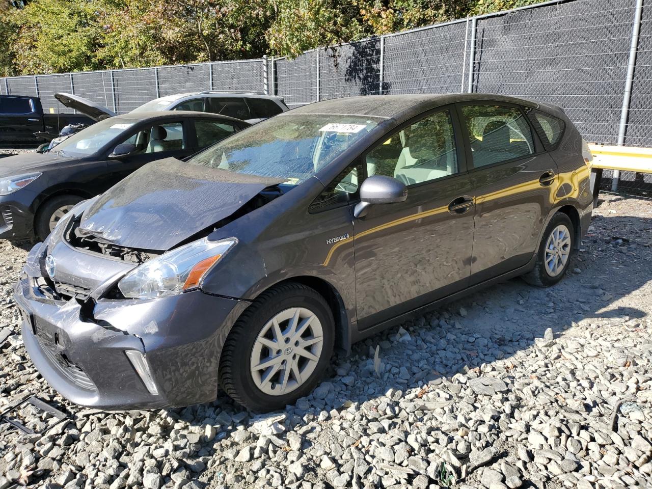 TOYOTA PRIUS V 2014