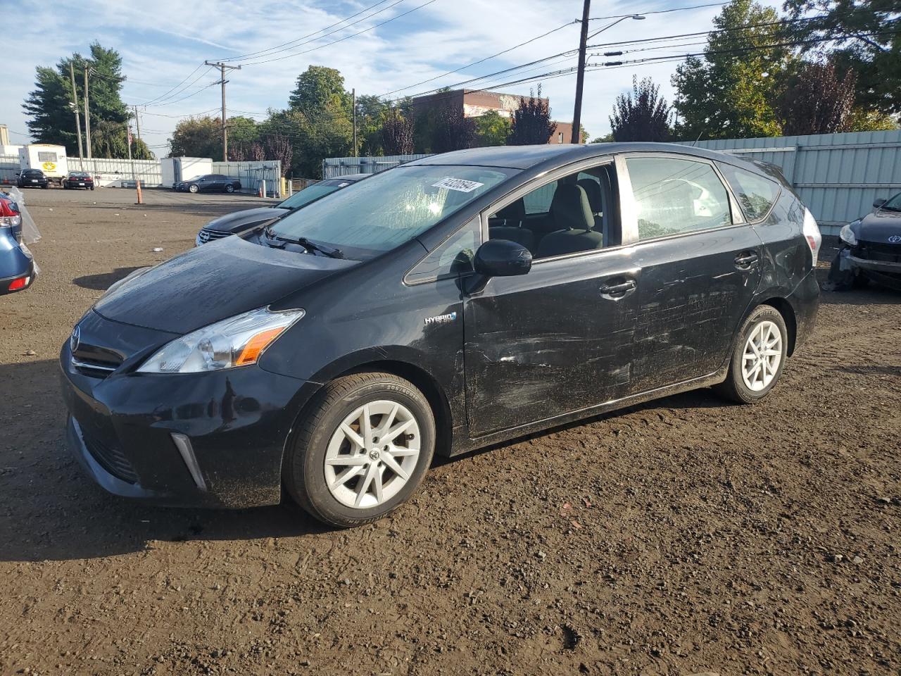 TOYOTA PRIUS V 2014