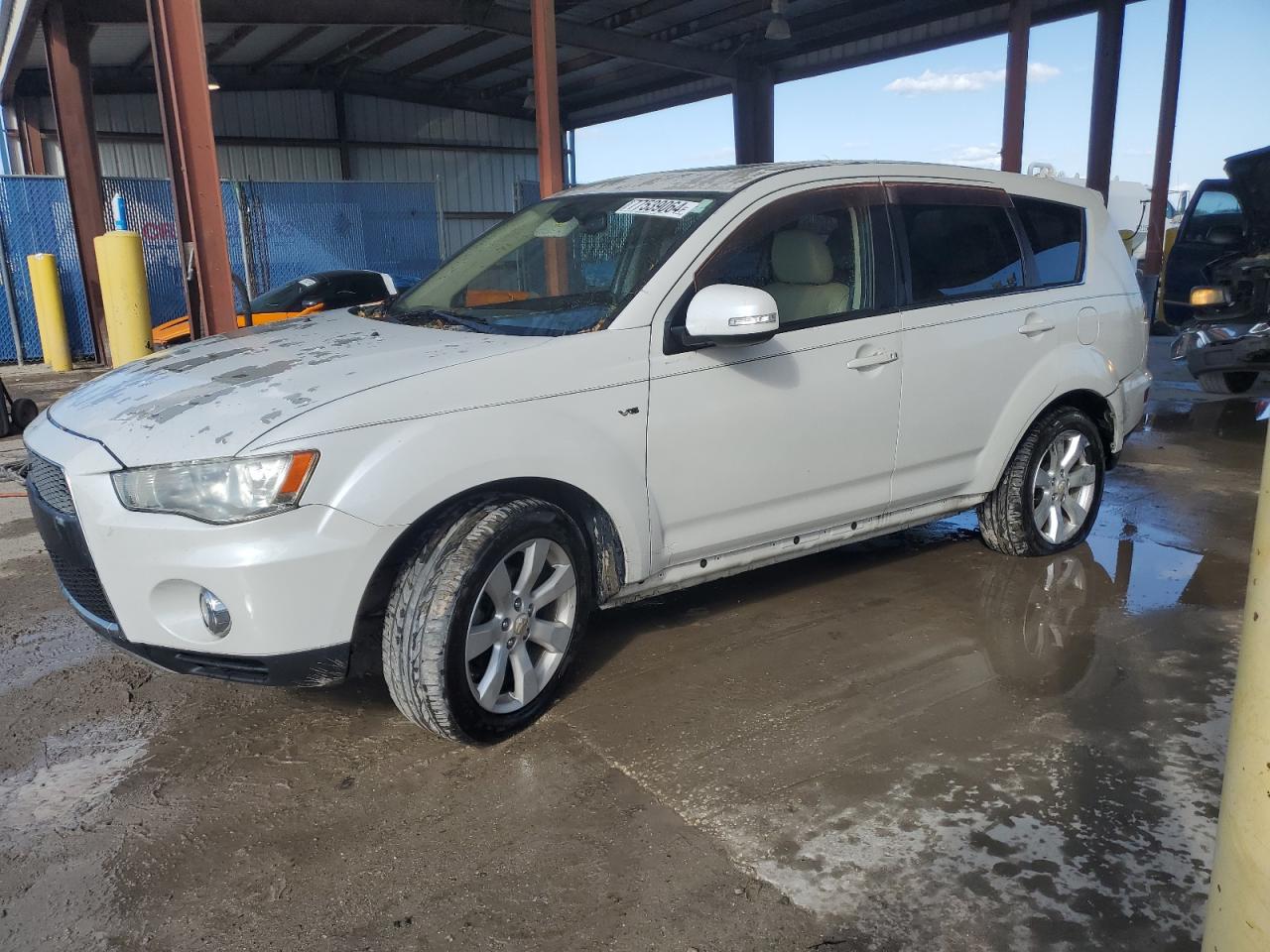 MITSUBISHI OUTLANDER 2012