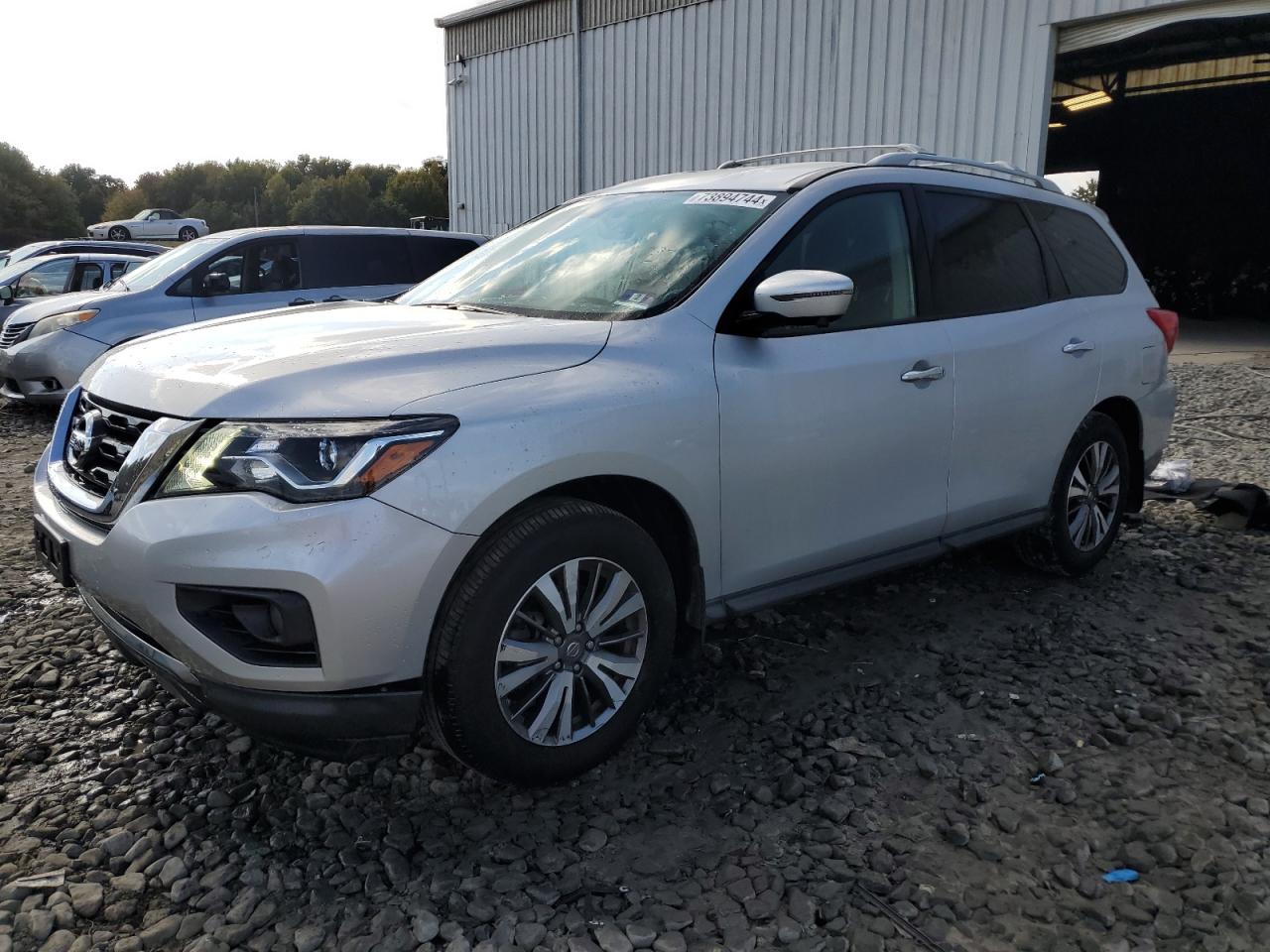NISSAN PATHFINDER 2019