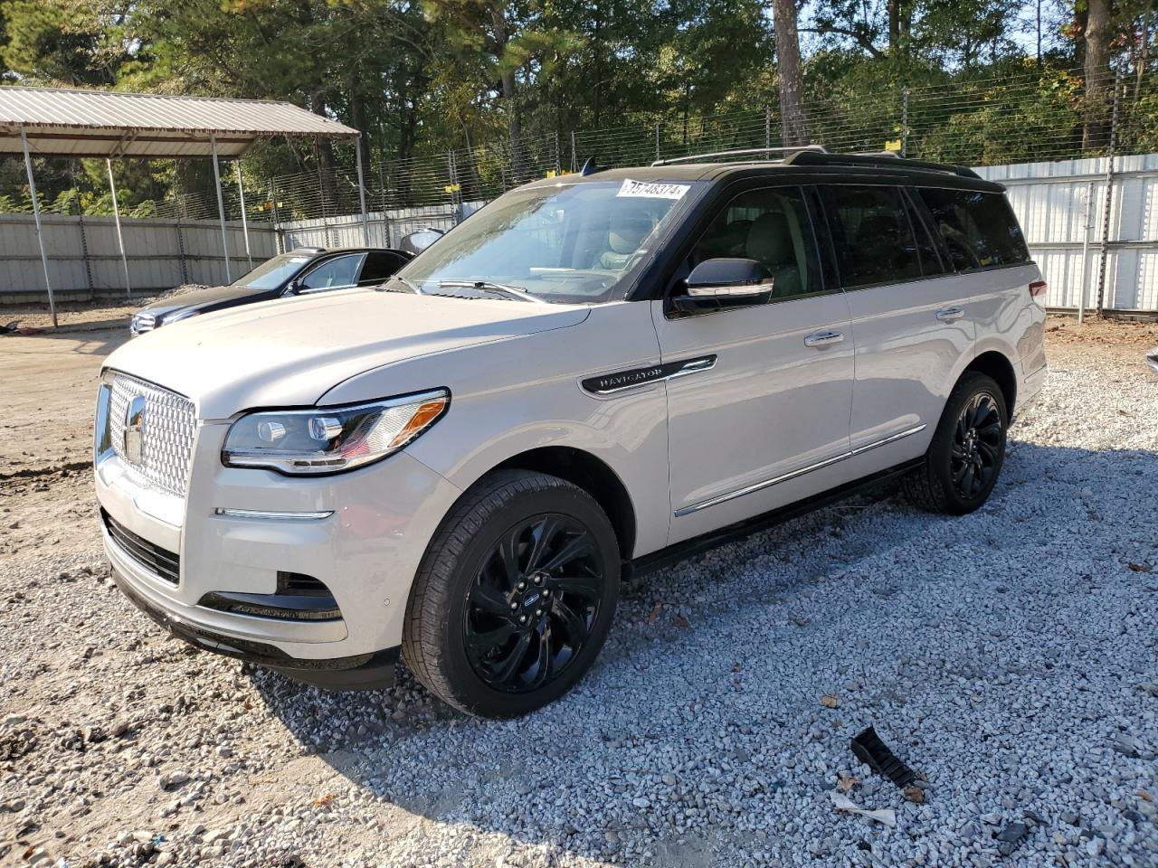 LINCOLN NAVIGATOR 2023