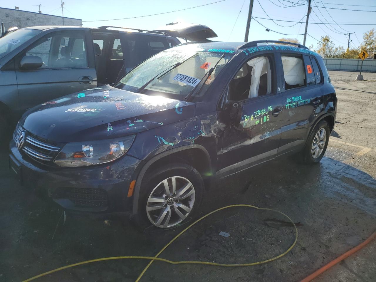VOLKSWAGEN TIGUAN S 2016