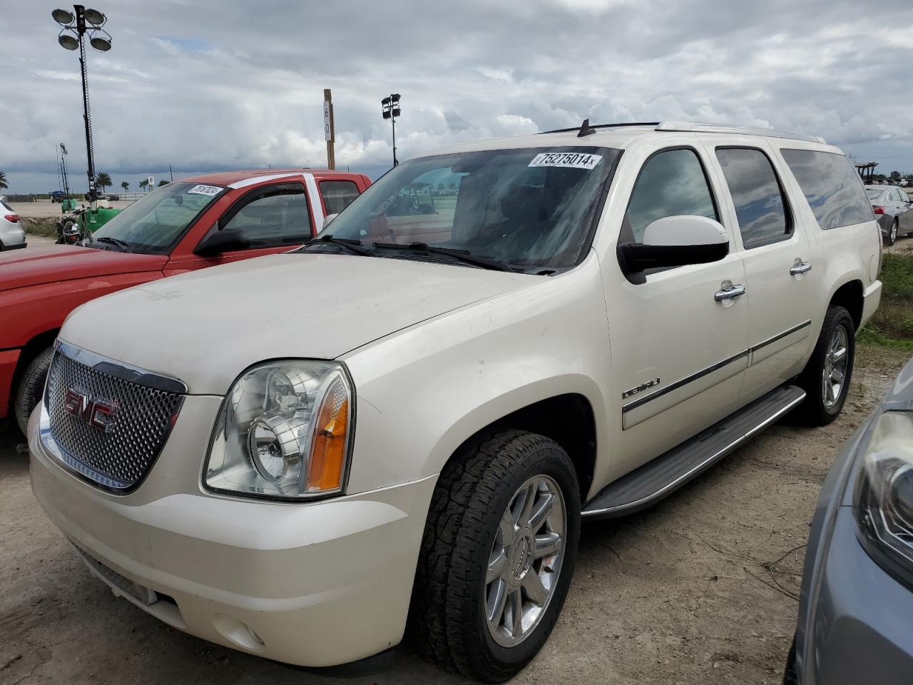 GMC YUKON XL D 2013