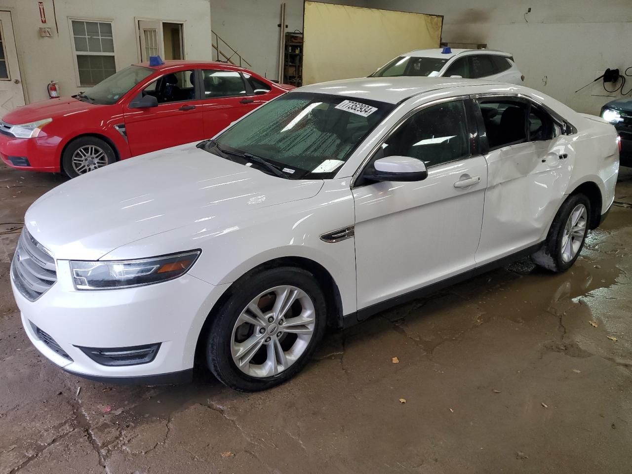 FORD TAURUS SEL 2015