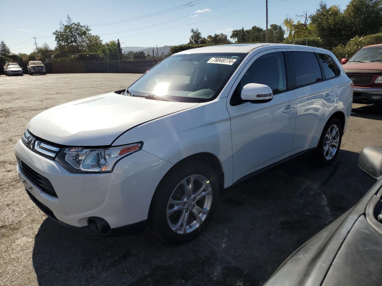 MITSUBISHI OUTLANDER 2014