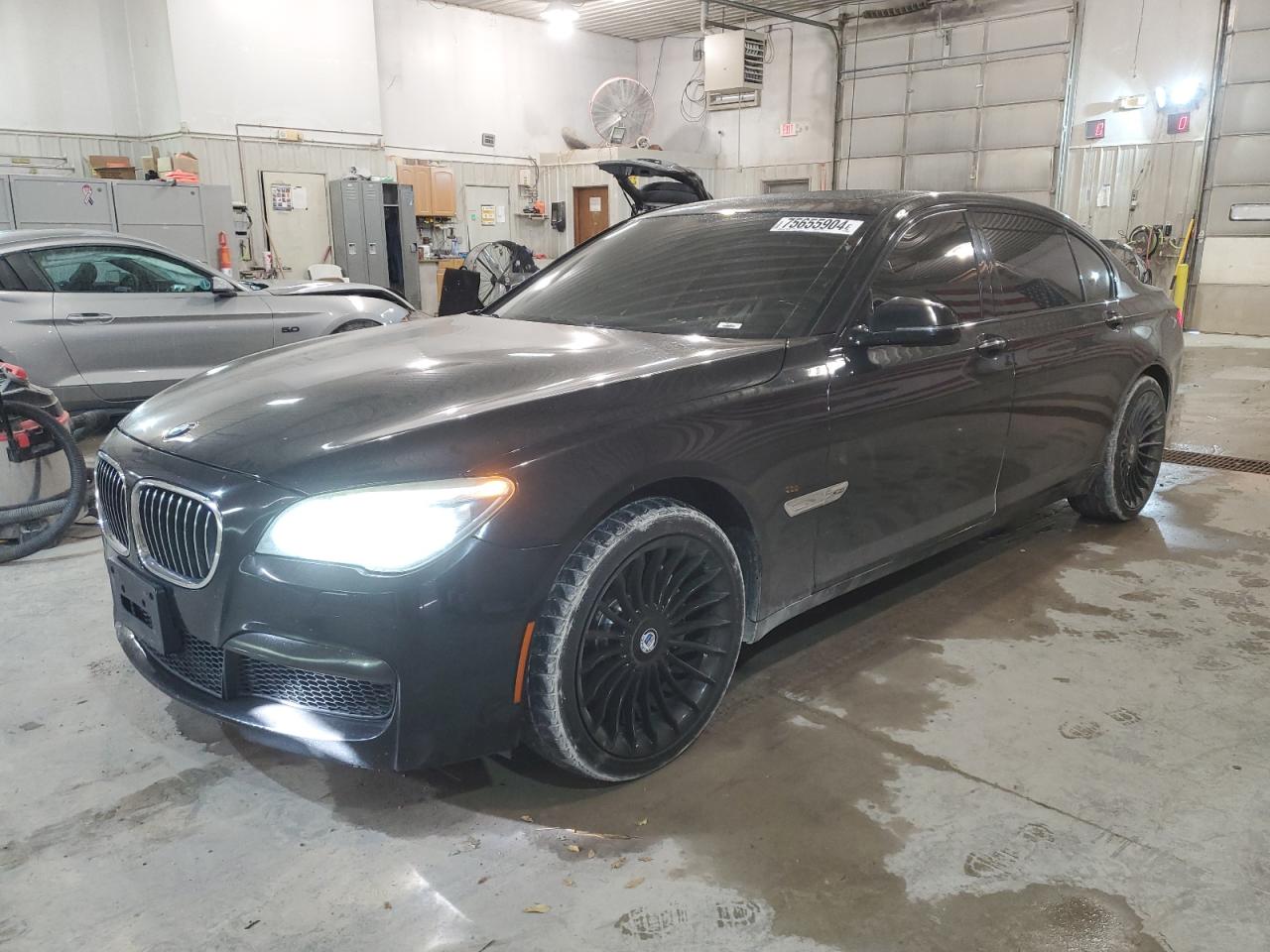 BMW 740 LXI 2013