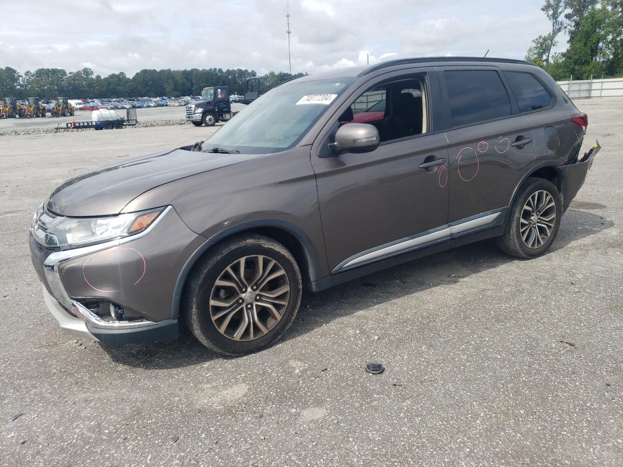 MITSUBISHI OUTLANDER 2016