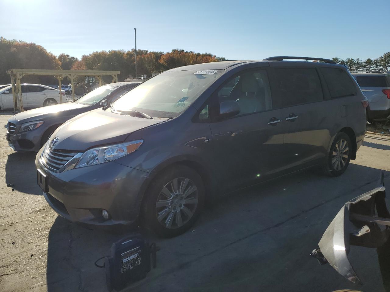 TOYOTA SIENNA XLE 2016