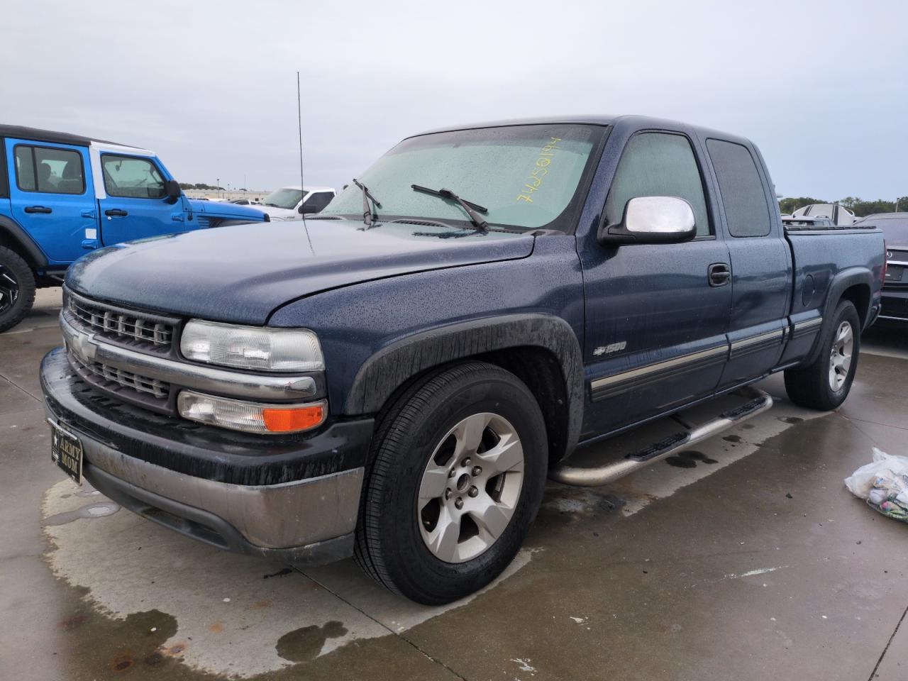 CHEVROLET SILVERADO 2001