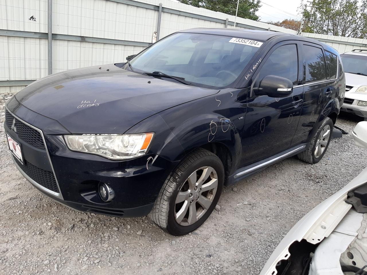 MITSUBISHI OUTLANDER 2011