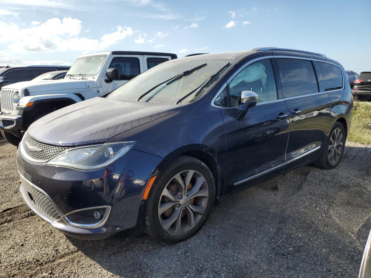 CHRYSLER PACIFICA L 2017