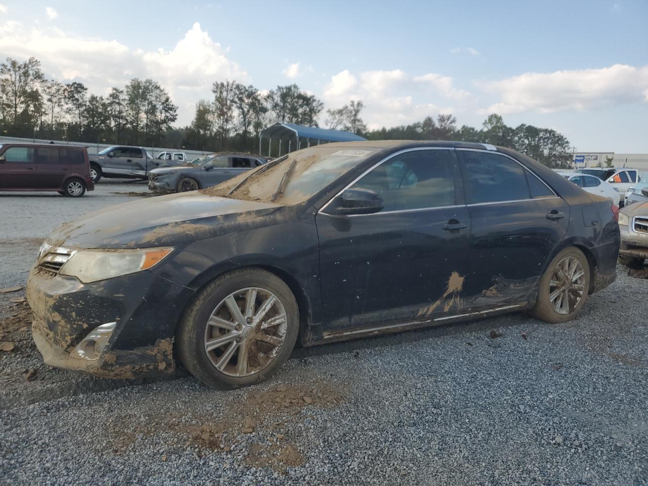 TOYOTA CAMRY L/SE 2014