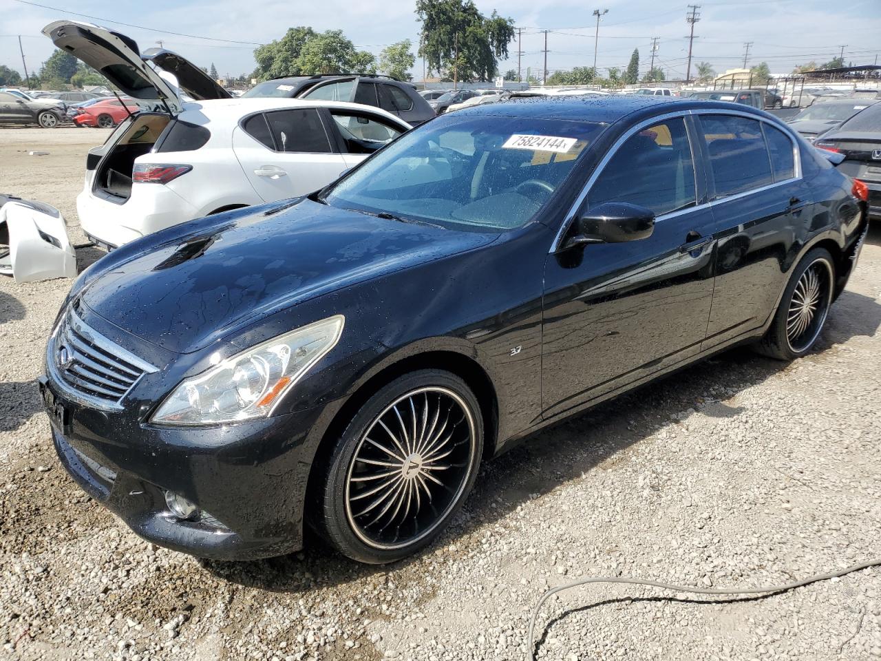 INFINITI Q40 2015