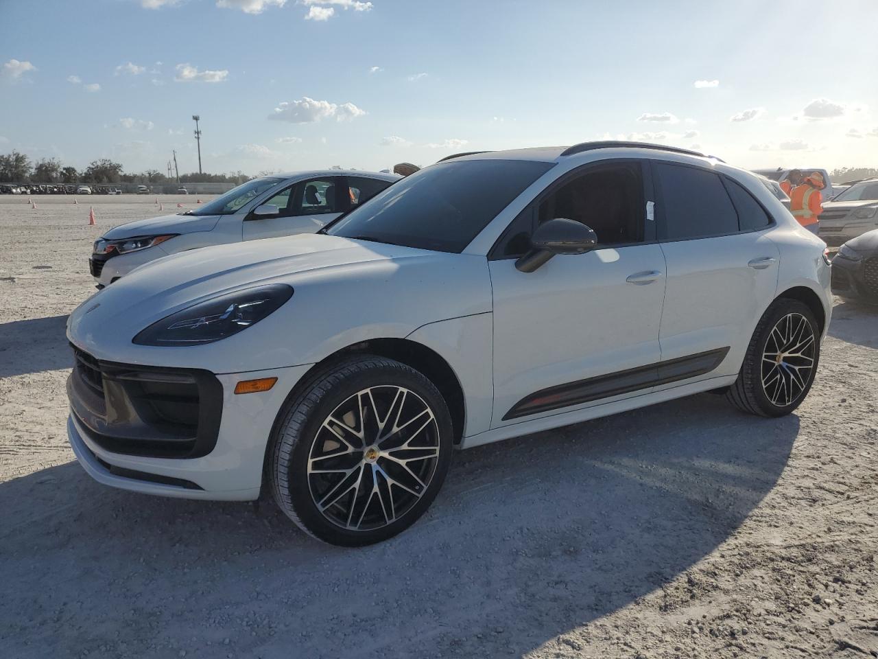 PORSCHE MACAN BASE 2023