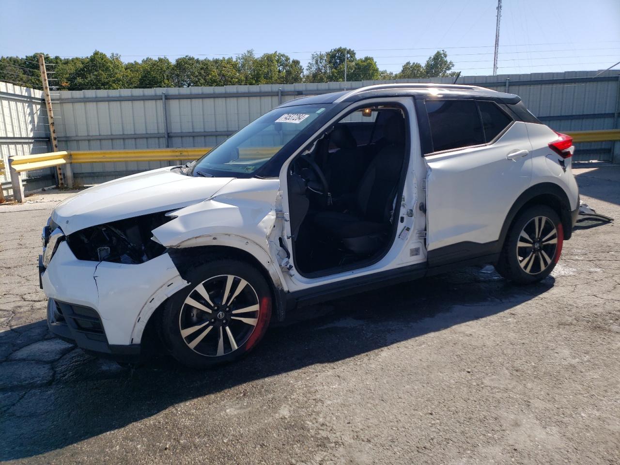 NISSAN KICKS SV 2020