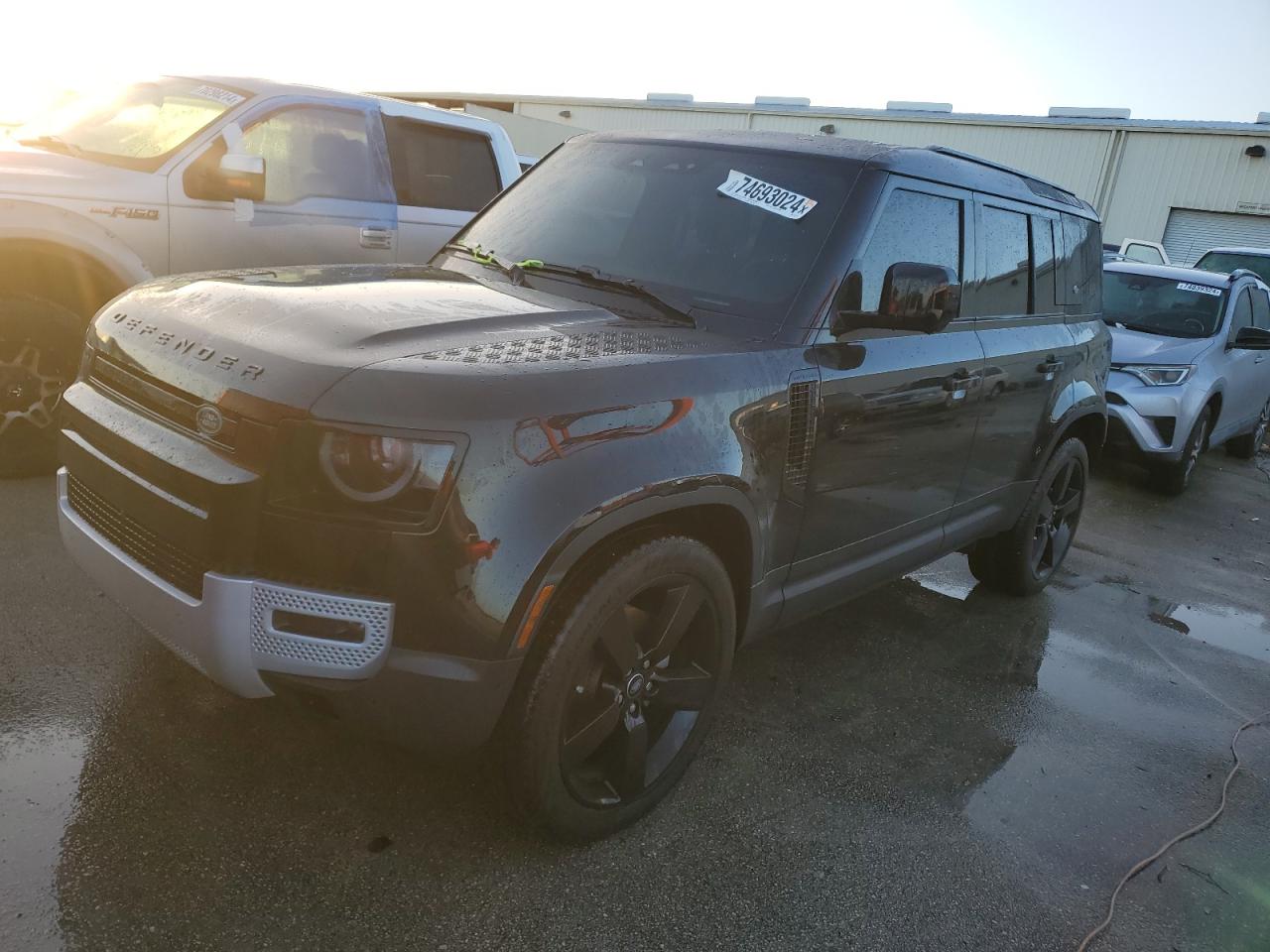 LAND ROVER DEFENDER 1 2024