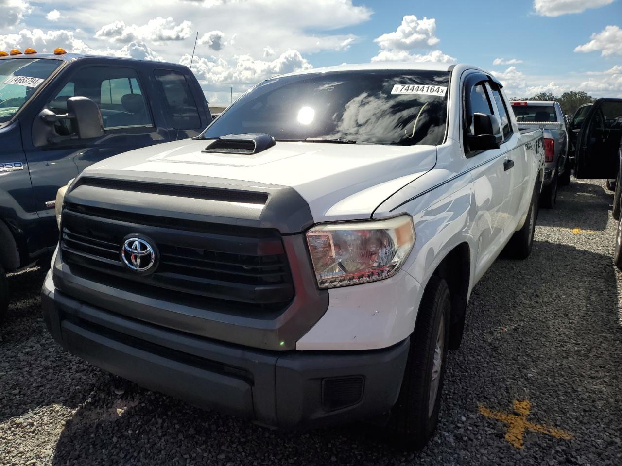 TOYOTA TUNDRA DOU 2015