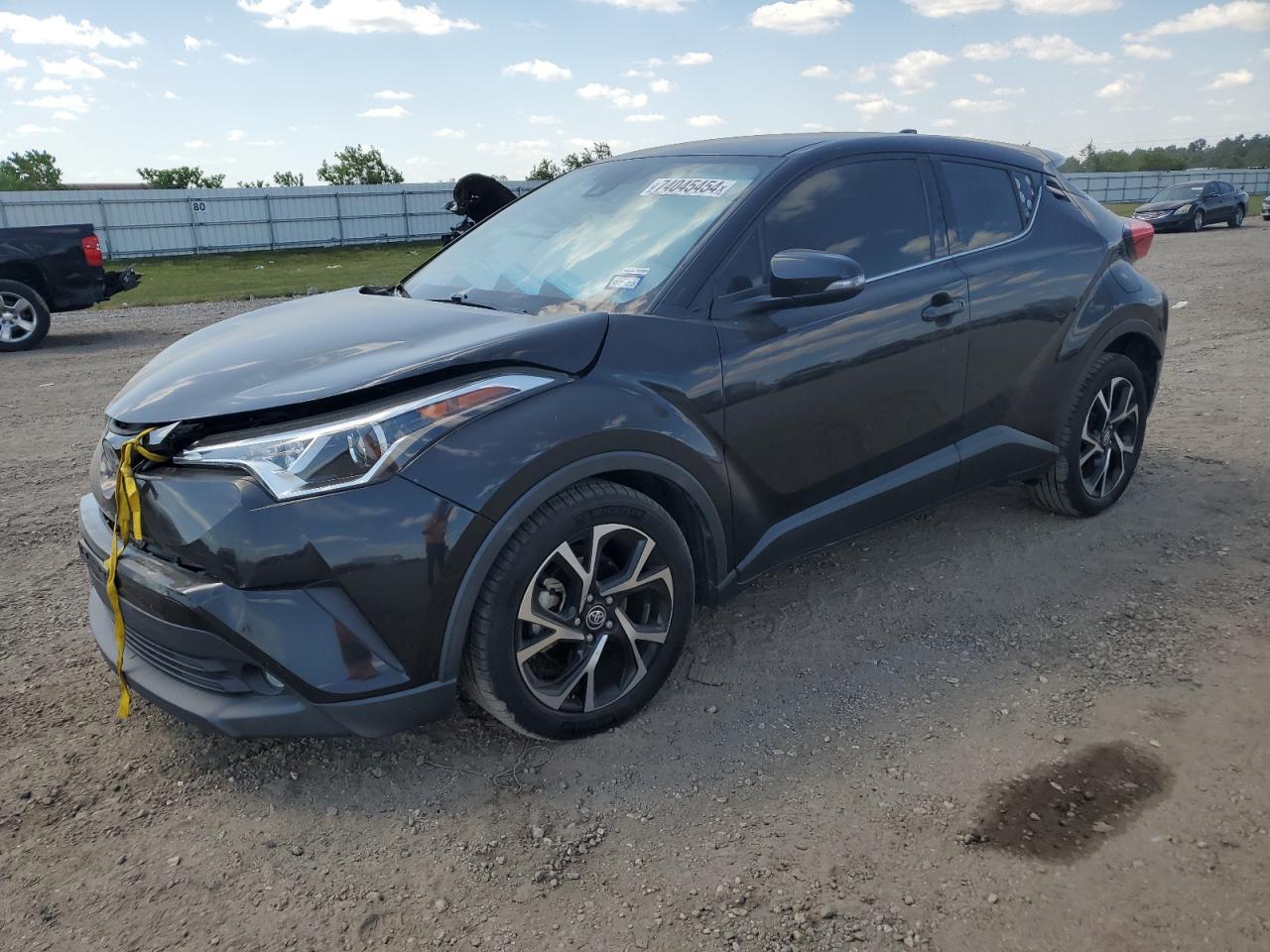 TOYOTA C-HR XLE 2019