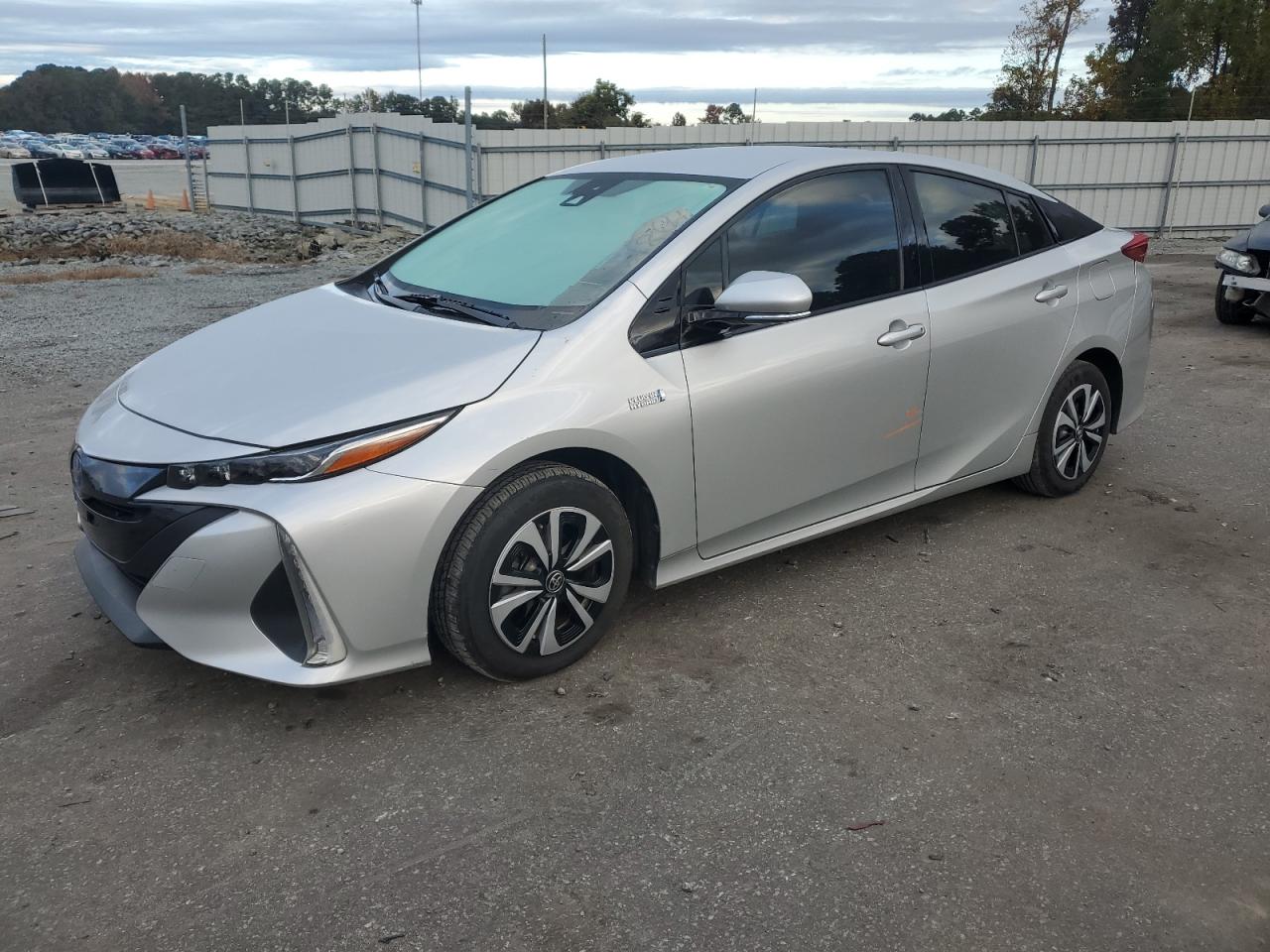 TOYOTA PRIUS PRIM 2017